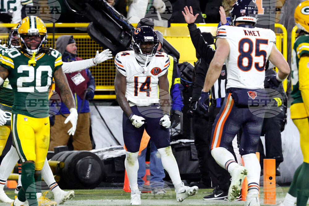 Bears Packers Football