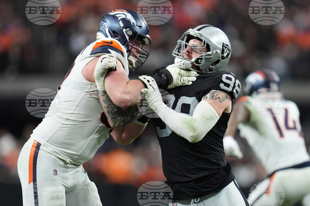 Broncos Raiders Football