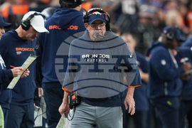 Broncos Raiders Football