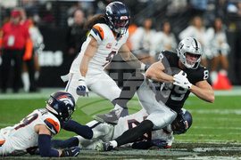 Broncos Raiders Football