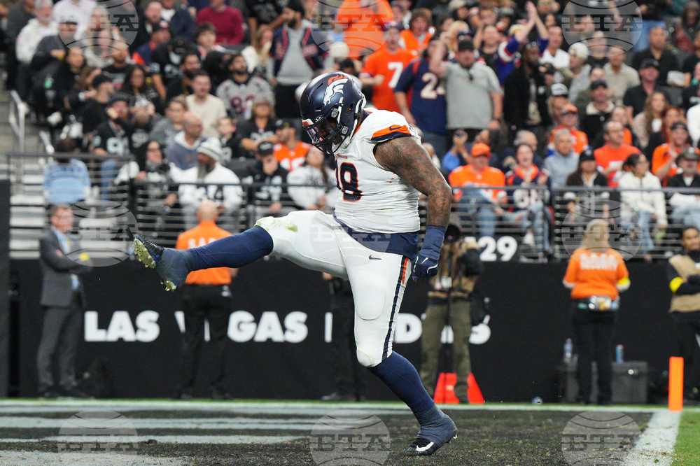 APTOPIX Broncos Raiders Football