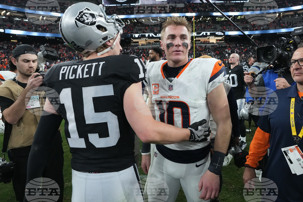 Broncos Raiders Football