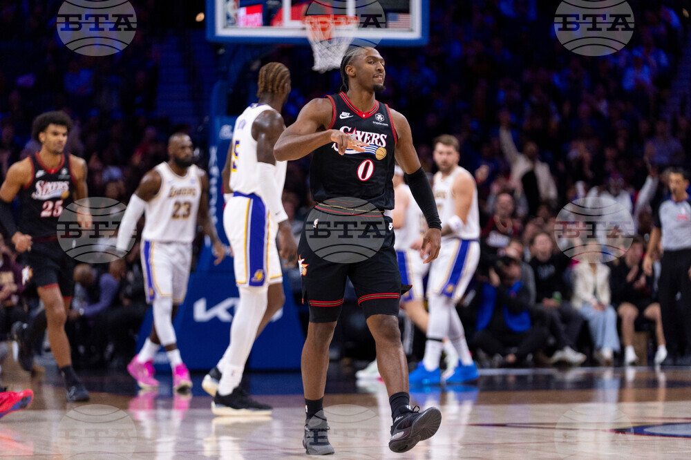 Lakers 76ers Basketball