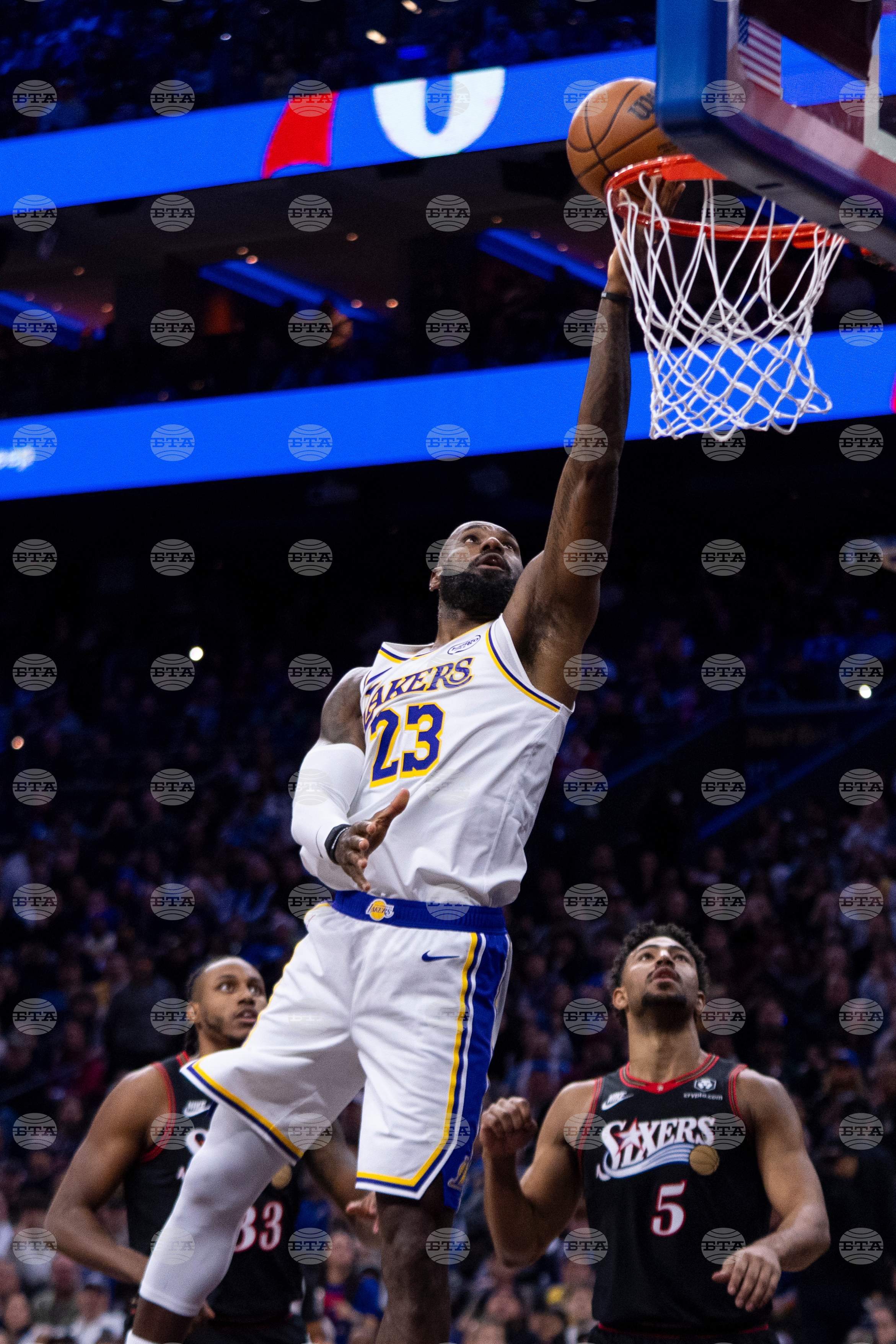 Lakers 76ers Basketball