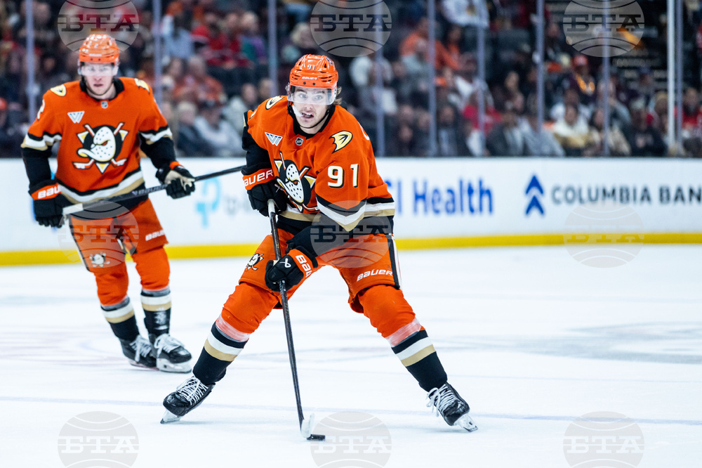 Нов успех за Колорадо, лидерът в Тихоокеанската дивизия на НХЛ Анахайм вкара седем гола на Чикаго