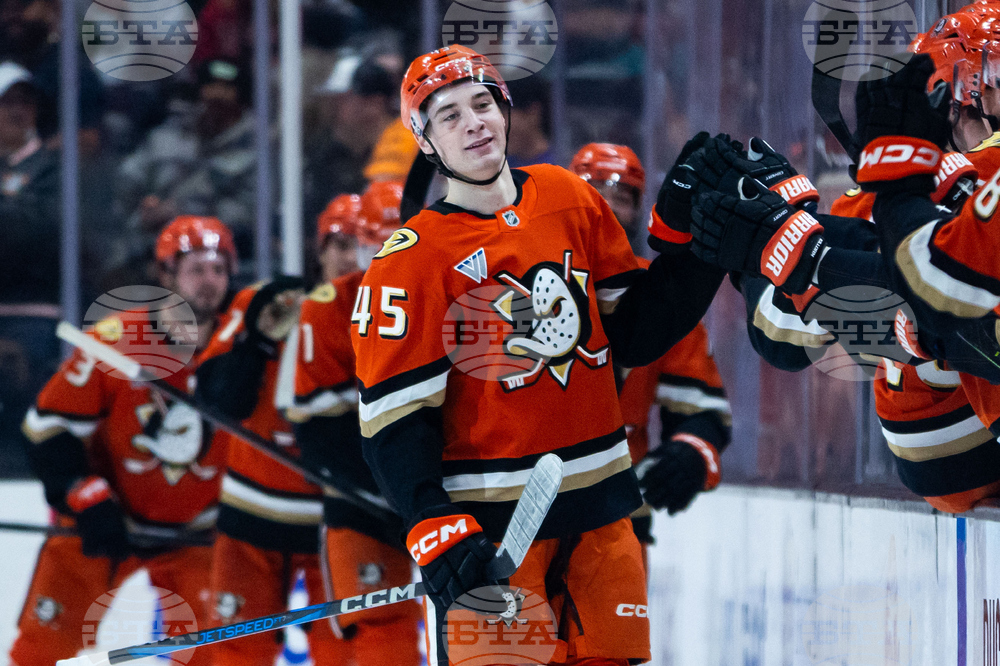 Blackhawks Ducks Hockey