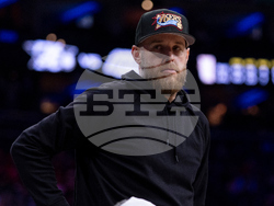 Lakers 76ers Basketball