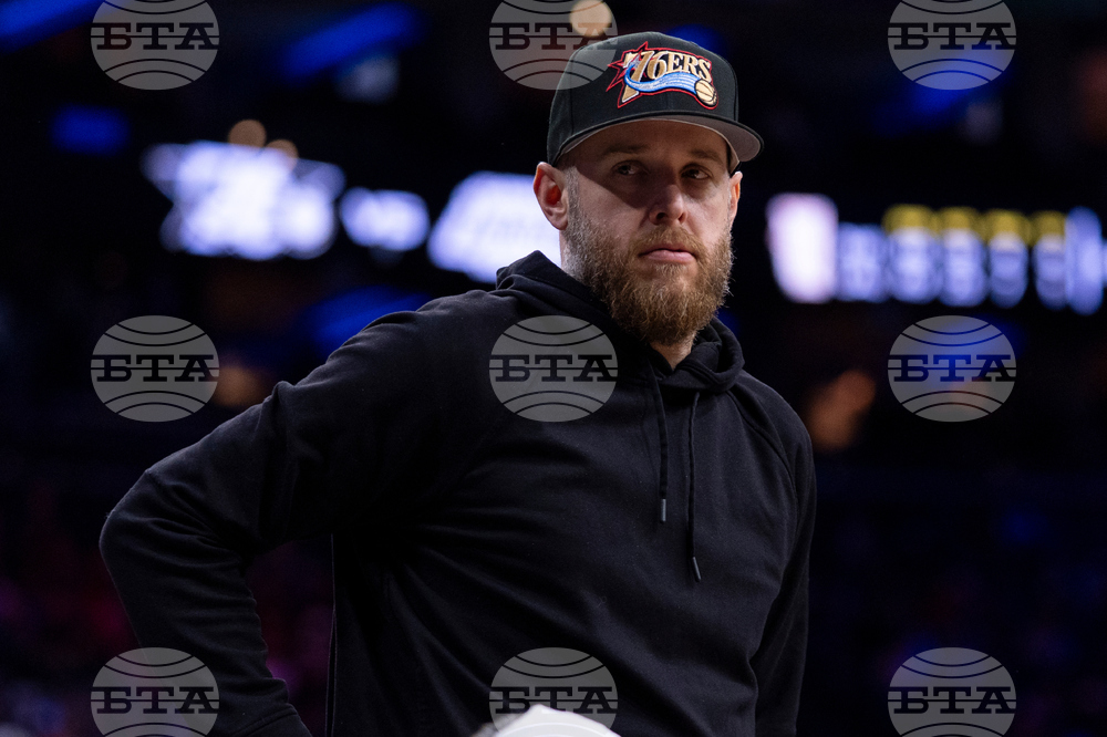 Lakers 76ers Basketball