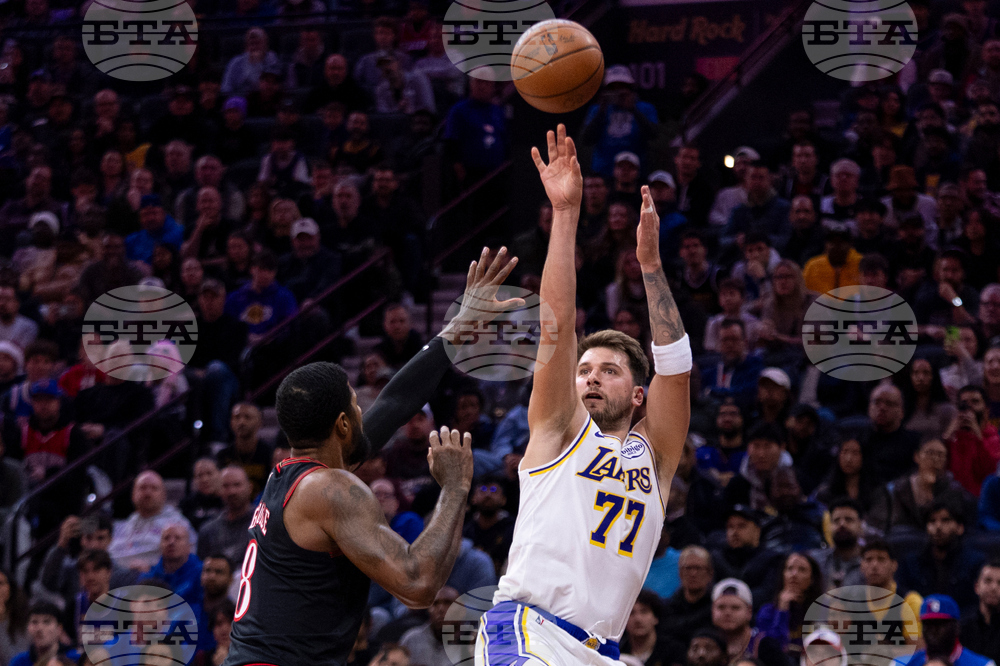 Lakers 76ers Basketball