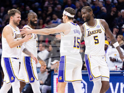 Lakers 76ers Basketball