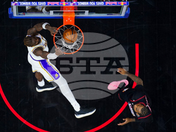 Lakers 76ers Basketball