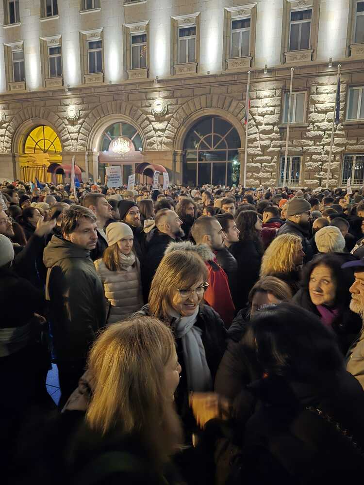 Корнелия Нинова" Преправеният бюджет е по-голяма измама от предишния