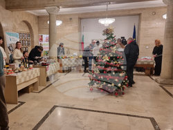 Министерство на труда и социалната политика - Коледен базар - „Коледа с кауза“