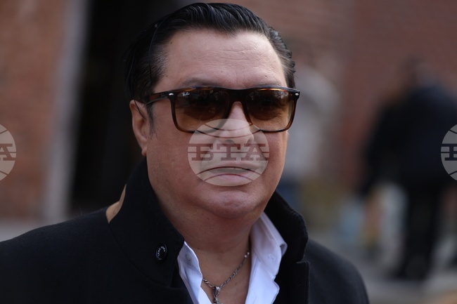 Найден Вълчев беше личност с изключителен талант и неподражаем стил, каза певецът Васил Петров на поклонението пред поета