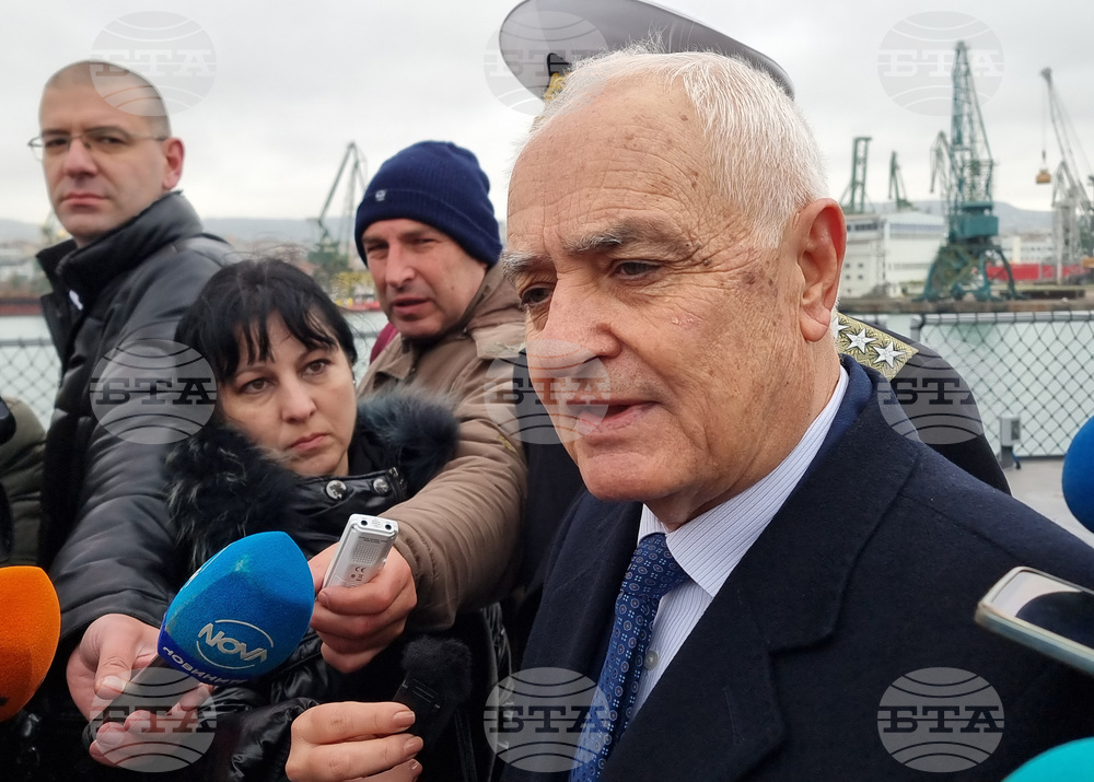 Министър Атанас Запрянов се надява турският посланик в България да даде информация за причините, поради които танкерът „Кайрос“ се е озовал край бреговете на Ахтопол