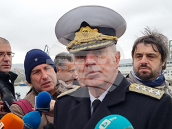 Варна - военен ритуал - кораб - флаг