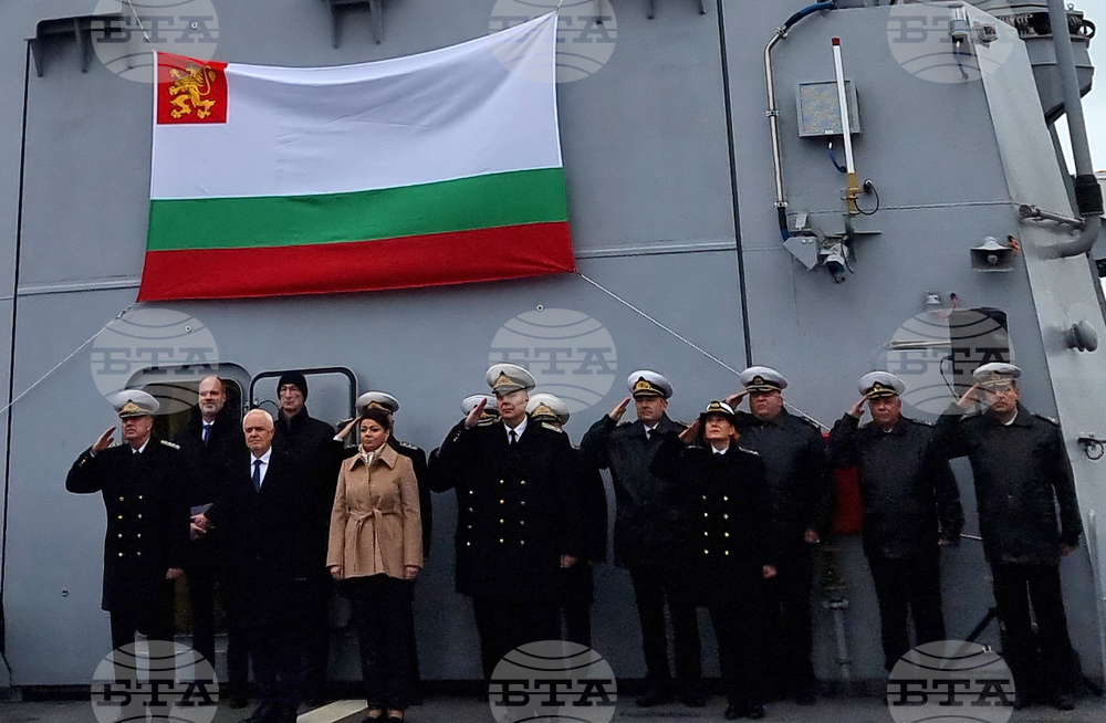 Варна - военен ритуал - кораб - флаг