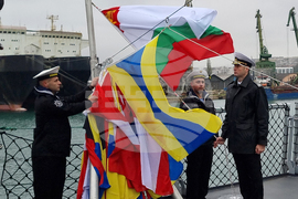 Варна - военен ритуал - кораб - флаг