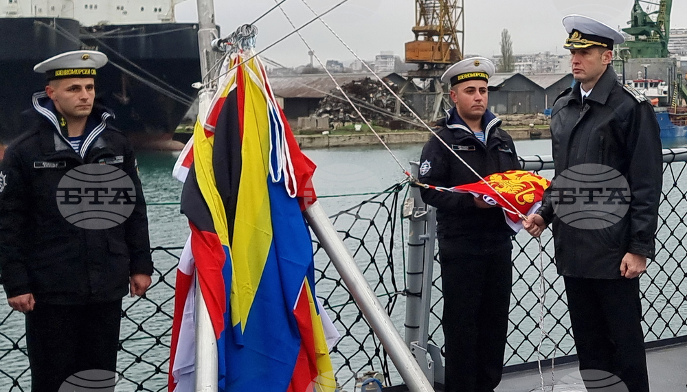 Варна - военен ритуал - кораб - флаг