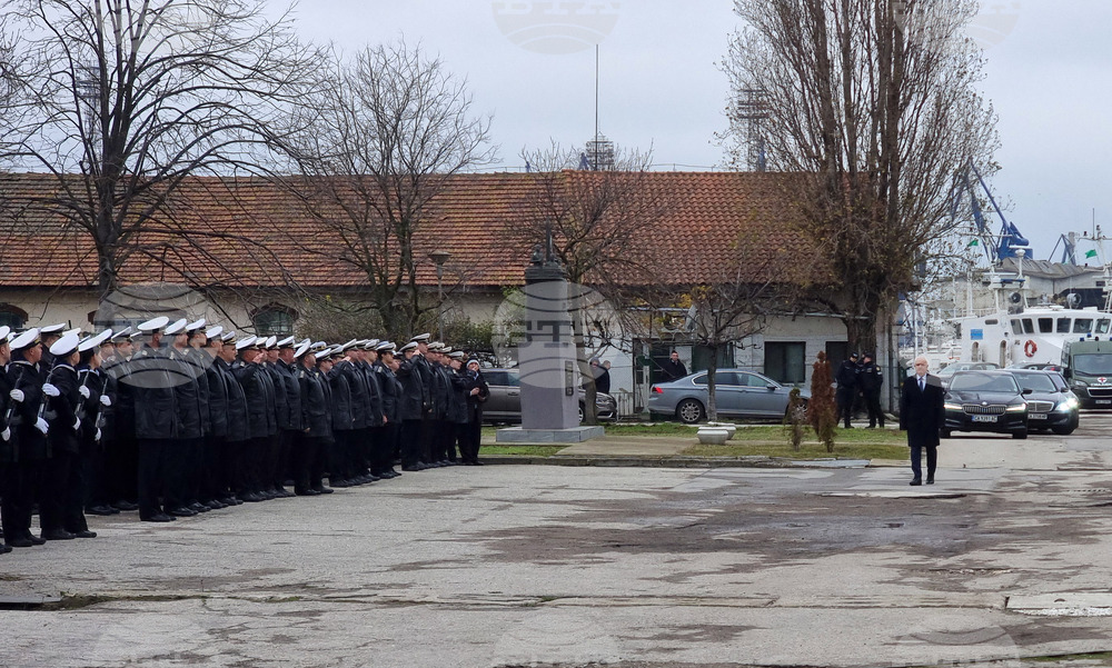 Варна - военен ритуал - кораб - флаг