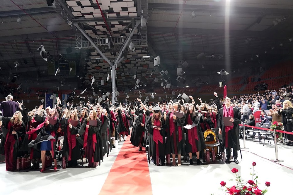 Медицински факултет на МУ-Пловдив дипломира 393-ма магистри, сред тях абсолвенти от Бутан и Австралийски съюз