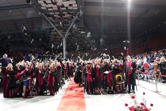 Медицински факултет на МУ-Пловдив дипломира 393-ма магистри, сред тях абсолвенти от Бутан и Австралийски съюз