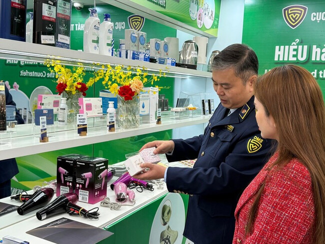 ВНА: Във Виетнам предлагат по-строги наказания за търговия с фалшива козметика