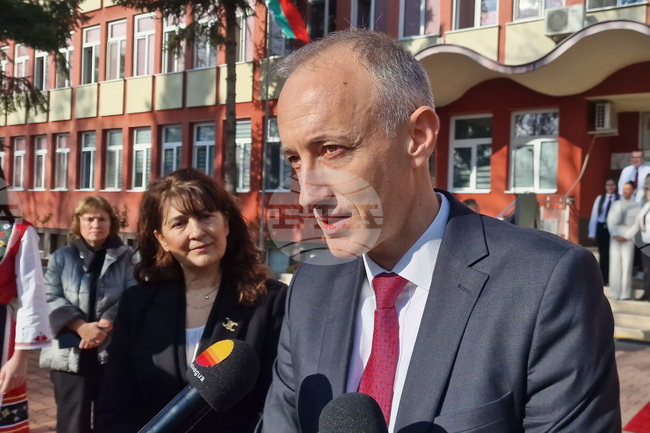 Надявам се на отговорно поведение при гласуването на бюджета за 2026 г., каза министър Красимир Вълчев в Пазарджик