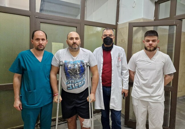 Лекари от Клиниката по ортопедия и травматология на УМБАЛ „Царица Йоанна – ИСУЛ“ присадиха кост на 39-годишен мъж