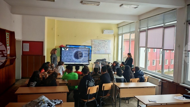 Превантивна лекция по темата за ранното забременяване бе изнесена пред ученици в Севлиево