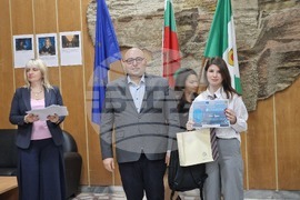 Разград - награди - конкурс - Младежки център