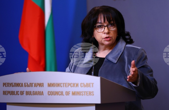 Чрез съвместна работа успяхме да предложим бюджет, който ще даде възможност на България да влезе достойно в еврозоната, каза министърът на финансите Теменужка Петкова