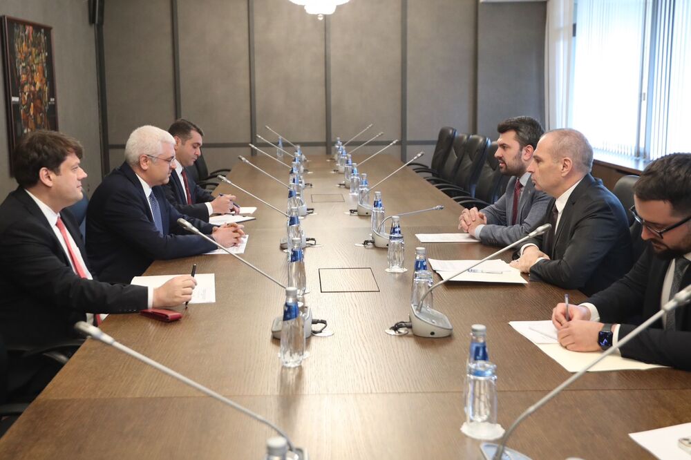 Буксирането на танкера „Кайрос“ до Ахтопол е станало без знанието на Анкара, заяви посланик Мехмет Уянък пред министрите Караджов и Георгиев