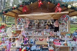 Велико Търново - Благотворителни къщички на Коледния базар