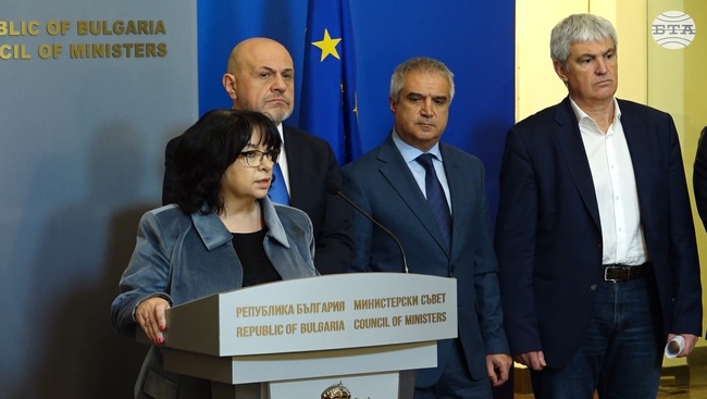 Чрез съвместна работа успяхме да предложим бюджет, който ще даде възможност на България да влезе достойно в еврозоната, каза министърът на финансите Теменужка Петкова