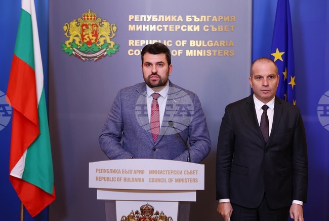 След срещата ни с турския посланик той пое ангажимент за предоставяне на детайлна информация за танкера „Кайрос“, съобщи Георг Георгиев 