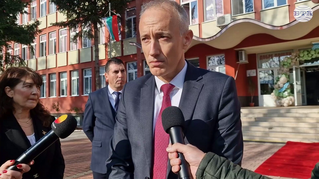 Надявам се на отговорно поведение при гласуването на бюджета за 2026 г., каза министър Красимир Вълчев в Пазарджик