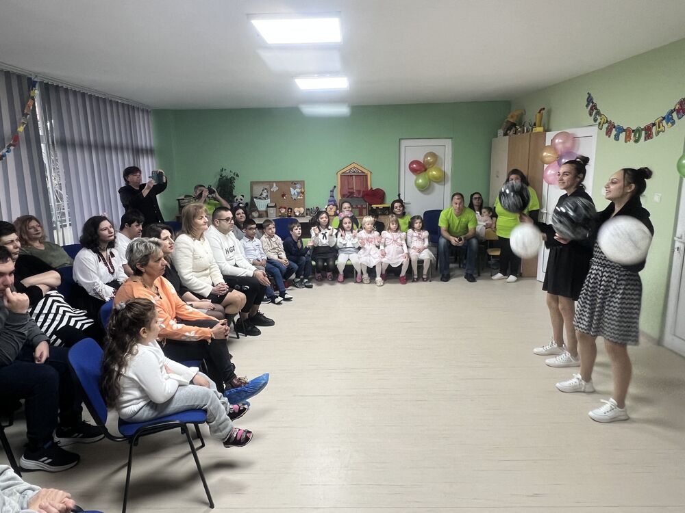 Община Разград: Заместник-кметът на Община Разград Елка Неделчева бе гост на първия рожден ден на Общностния център за деца и семейства в град Разград