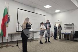 Петрич - Младежки център - награждаване на деца