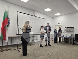 Петрич - Младежки център - награждаване на деца