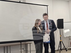 Петрич - Младежки център - награждаване на деца