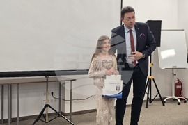 Петрич - Младежки център - награждаване на деца