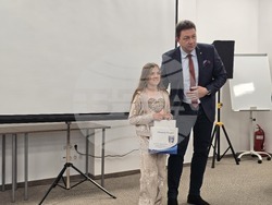 Петрич - Младежки център - награждаване на деца