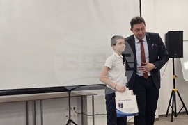 Петрич - Младежки център - награждаване на деца