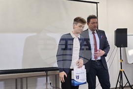 Петрич - Младежки център - награждаване на деца