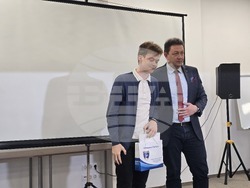 Петрич - Младежки център - награждаване на деца