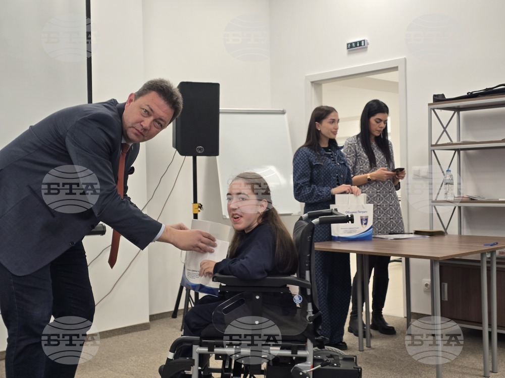 Петрич - Младежки център - награждаване на деца