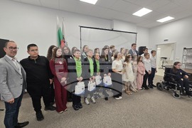 Петрич - Младежки център - награждаване на деца