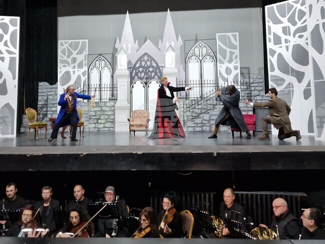 Национална премиера на мюзикъла „Дракула“ подготвя театърът във Велико Търново