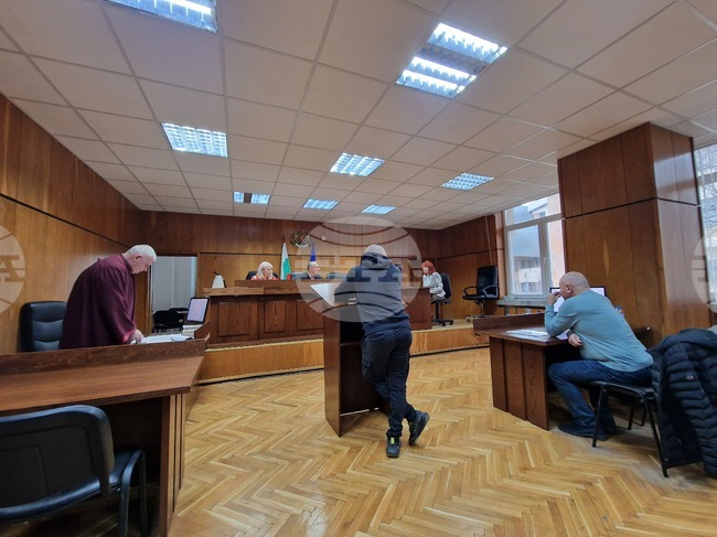 Окръжният съд в Смолян наложи условна присъда за мъж, разпространил близо 300 грама марихуана чрез куриерска фирма